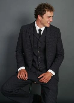 HANSEN GARMENTS ANKER | Casual 4-button Blazer | Black Pin 13 HANSEN GARMENTS ANKER | Casual 4-button Blazer | Black Pin -Hansen Shop anker casual 4 button blazer black pin 450 423759