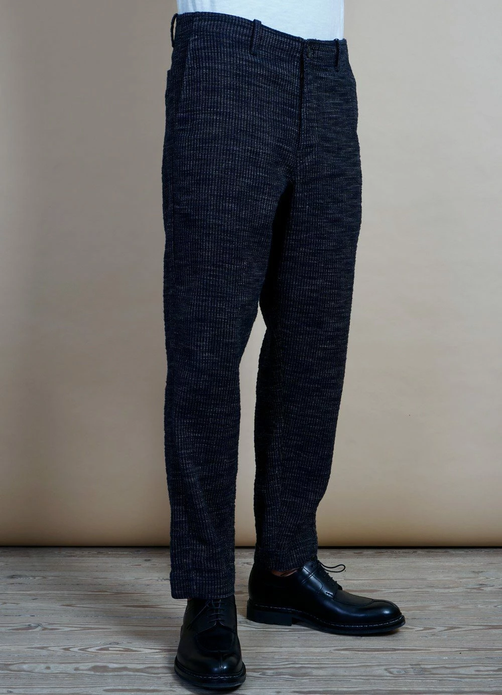 HANSEN GARMENTS TRYGVE | Wide Cut Cropped Trousers | Black Hemp 3 HANSEN GARMENTS TRYGVE | Wide Cut Cropped Trousers | Black Hemp - Image 3