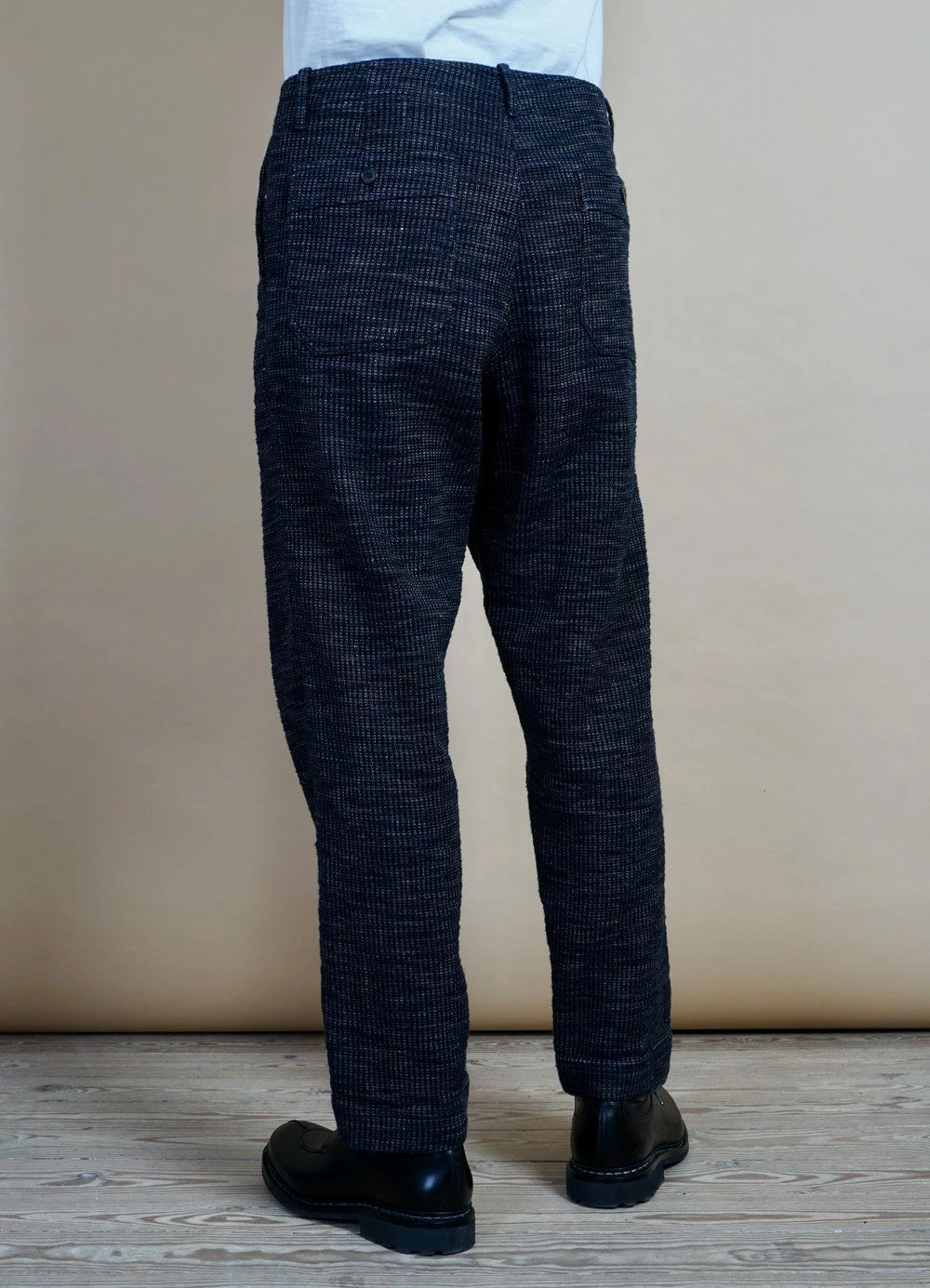 HANSEN GARMENTS TRYGVE | Wide Cut Cropped Trousers | Black Hemp 4 HANSEN GARMENTS TRYGVE | Wide Cut Cropped Trousers | Black Hemp - Image 4